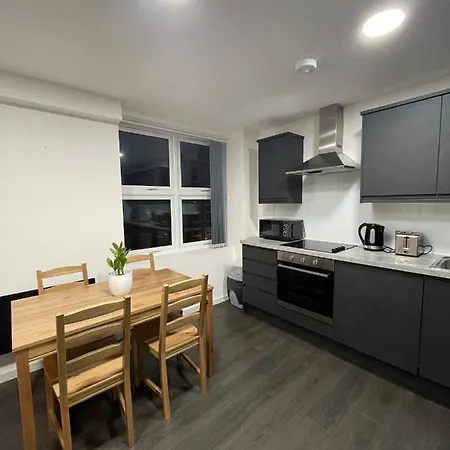 Charming Modern Apartment Near London Heathrow